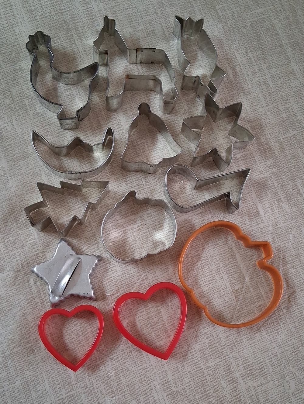 Vintage Tin Cookie Cutters Plus Extras